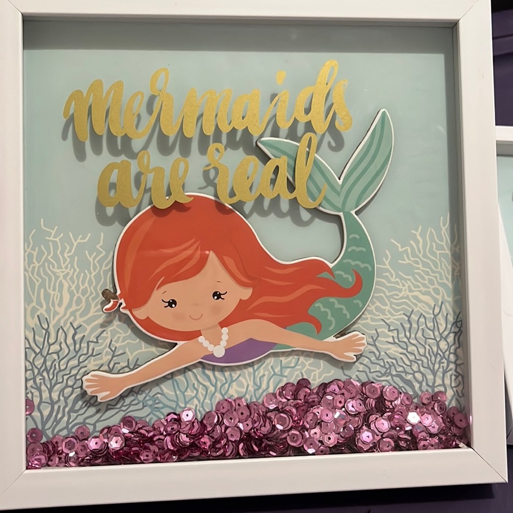 Mermaids are real wall decor 🧜🏻‍♀️